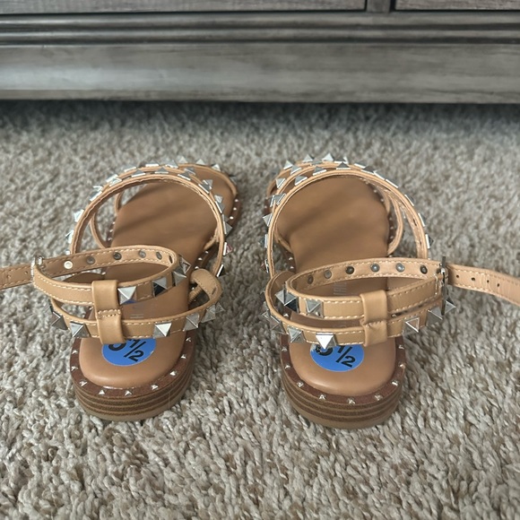 Sandals - Picture 4 of 6